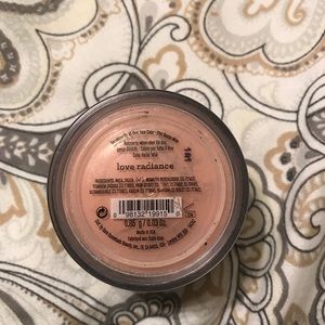 bareMinerals Love radiance
